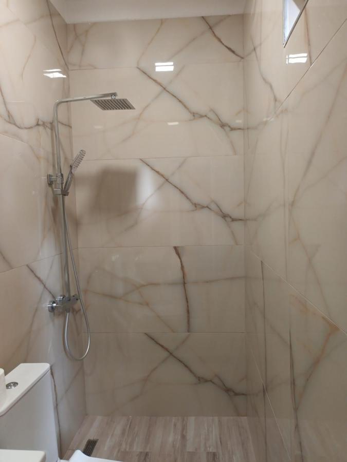 Home Center Korça Exteriör bild